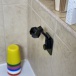 Univerzálny nastaviteľný držiak na sprchu - čierny